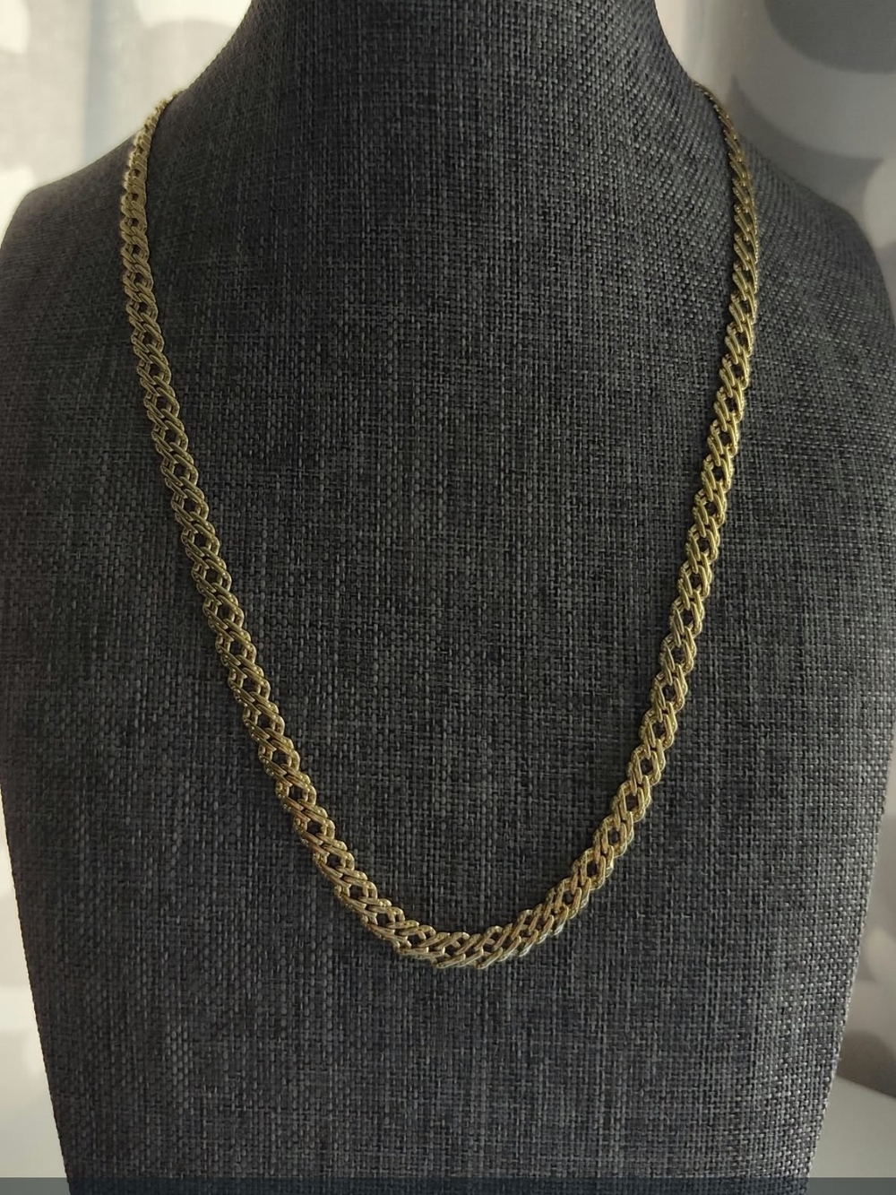 The surface is plated with a thin layer of real gold 14k. 18"